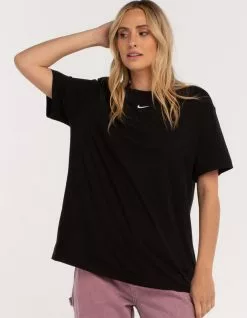 NIKE Sportswear Essential Womens Oversized Tee