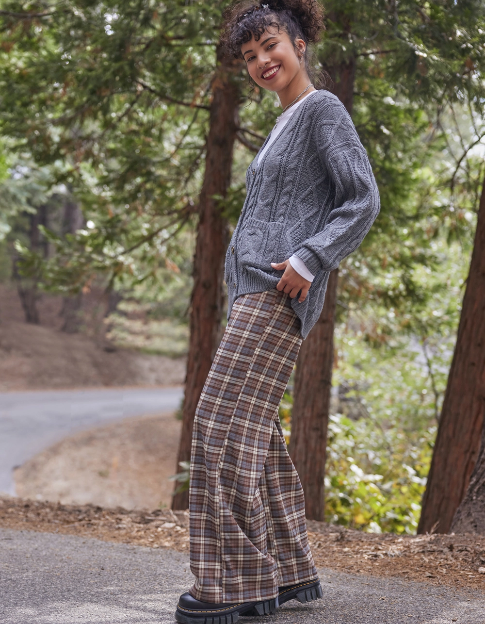 RSQ Womens Wide Leg Plaid Pants - Image 5