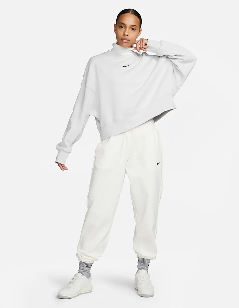 NIKE Sportswear Phoenix Womens Fleece Oversized Crop Crewneck Sweatshirt - Image 4