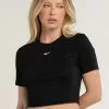 NIKE Sportswear Essential Slim Crop Womens Tee