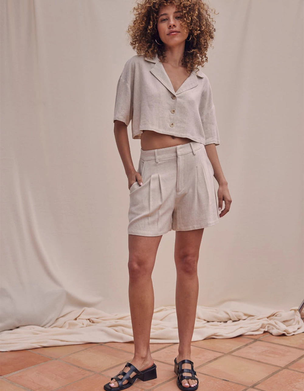WEST OF MELROSE Womens Linen Shorts