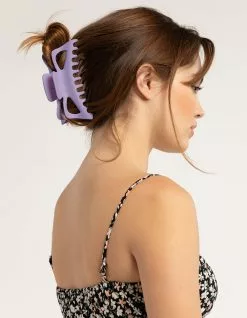 FULL TILT Oversized Claw Hair Clip