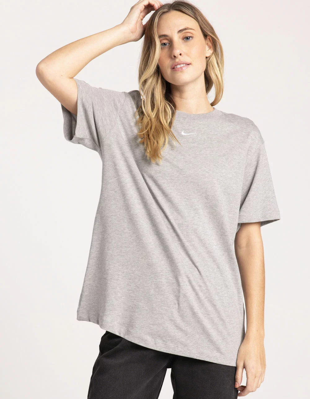NIKE Sportswear Essentials Womens Tee