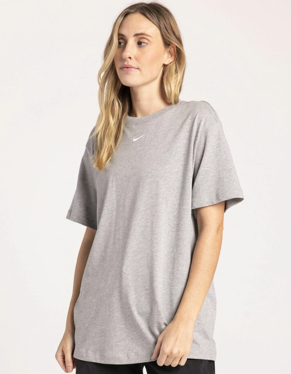 NIKE Sportswear Essentials Womens Tee - Image 3
