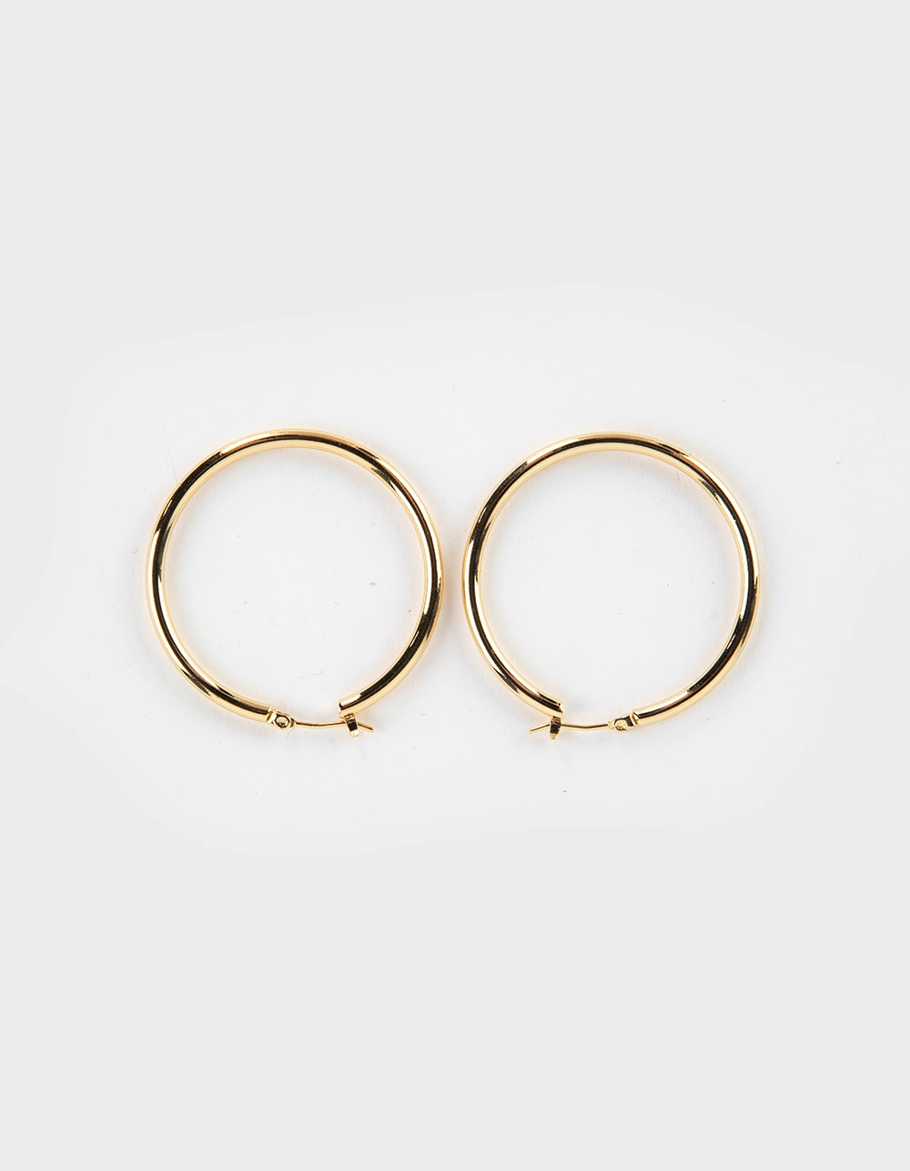 DO EVERYTHING IN LOVE 14K Gold Dipped Pin Catch Hoop Earrings - Image 2